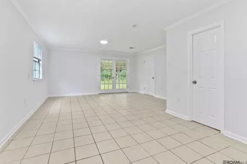 Living - 7136 Walker Dr, Baker, LA 70714 photo 3 of 3