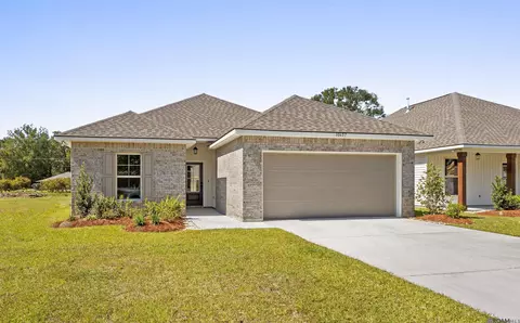 30657 Eden Way Dr, Denham Springs, LA 70726