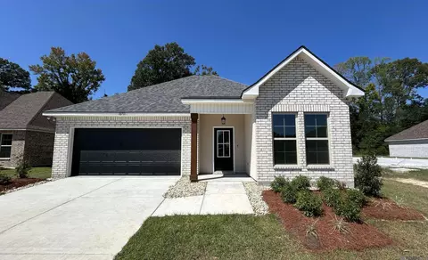 18731 Corlis Green Dr, Zachary, LA 70791
