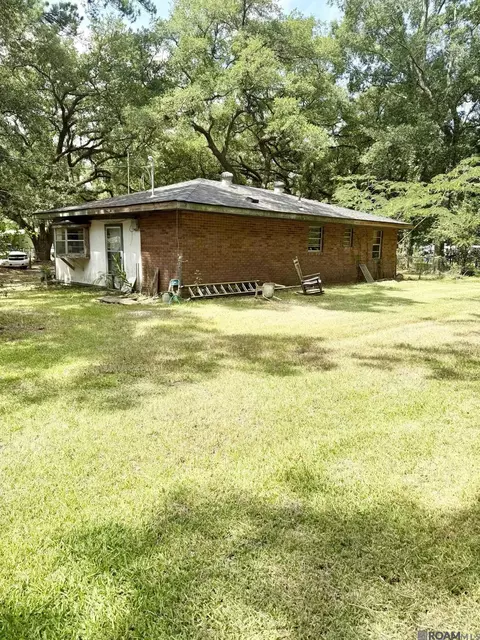 Exterior - 32031 Shelly Dr, Springfield, LA 70462 photo 1 of 3
