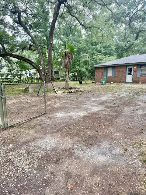 Exterior - 32031 Shelly Dr, Springfield, LA 70462 photo 2 of 3