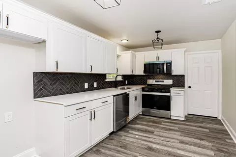 Kitchen - 7788 Dyer Rd, Baker, LA 70714 photo 1 of 3