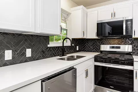 Kitchen - 7788 Dyer Rd, Baker, LA 70714 photo 2 of 3
