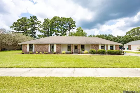 6345 Fennwood Dr, Zachary, LA 70791