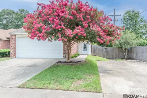 9382 Pecan Tree Dr, Baton Rouge, LA 70810