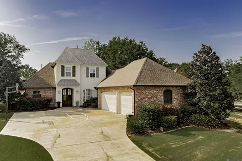 2706 Carnoustie Dr, Zachary, LA 70791