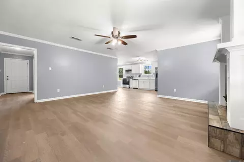 Living - 7151 Dyer Rd, Baker, LA 70714 photo 4 of 4