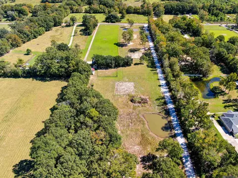 10724 Summerside Dr, Central, LA 70714 photo 2
