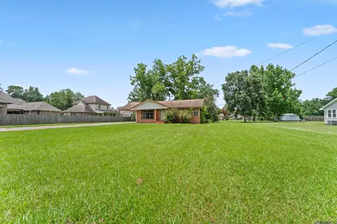 8845 Hill Dr, Baton Rouge, LA 70809