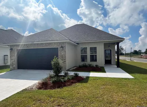 2165 Taylor Dr, Port Allen, LA 70767