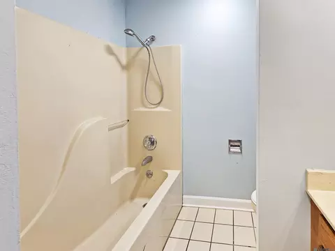 Bath - 20102 Garland St, Covington, LA 70435 photo 1 of 2