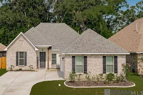 18955 Corlis Green Dr, Zachary, LA 70791