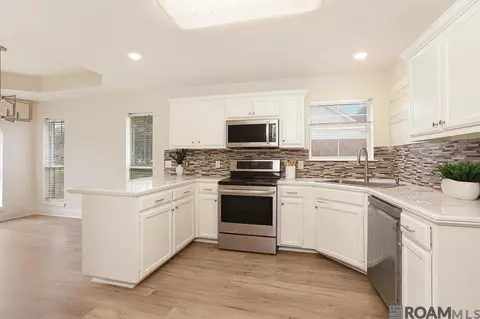 Kitchen - 13535 Prairie, Walker, LA 70785 photo 2 of 2
