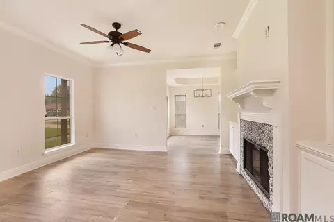 Living - 13535 Prairie, Walker, LA 70785 photo 2 of 5