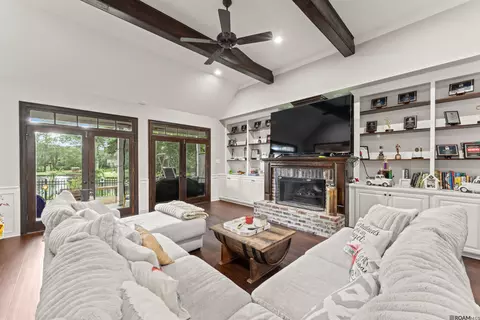 5730 N Shore Dr, Baton Rouge, LA 70817