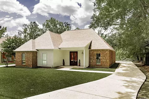 340 Sullivan St, Denham Springs, LA 70726