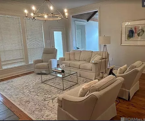 18530 Plantation Blvd, Prairieville, LA 70769