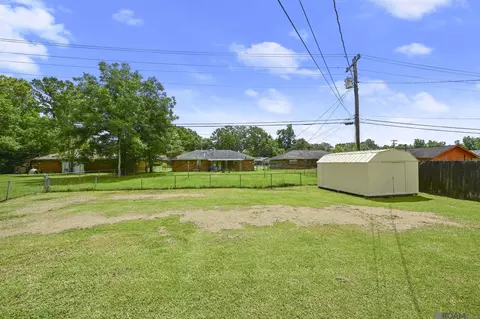 Exterior - 208 Sherron Ave, Baker, LA 70714 photo 2 of 4