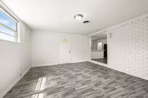 Living - 208 Sherron Ave, Baker, LA 70714 photo 3 of 3