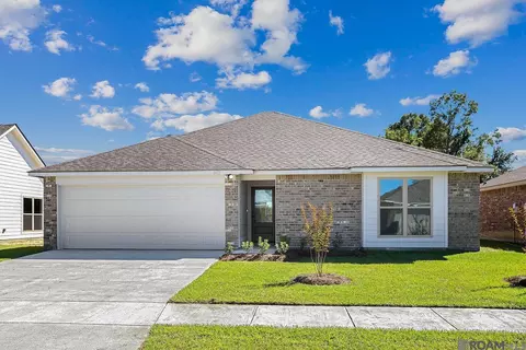 1316 W Amber St, Gonzales, LA 70737