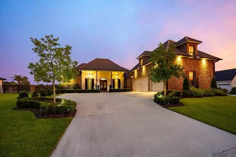 40129 River Winds Ct, Gonzales, LA 70737