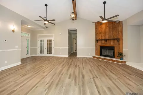 Living - 26810 Hwy 22, Springfield, LA 70462 photo 3 of 6