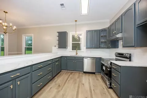 Kitchen - 26810 Hwy 22, Springfield, LA 70462 photo 2 of 4