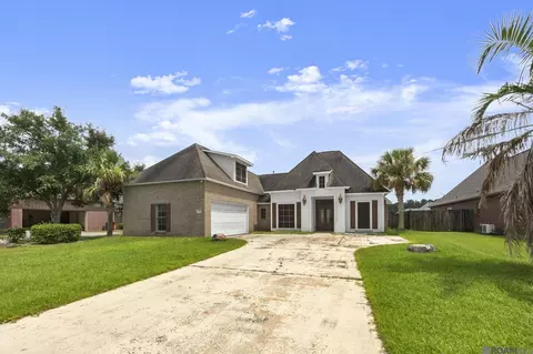 11414 Pleasant Knoll Dr, Denham Springs, LA 70726