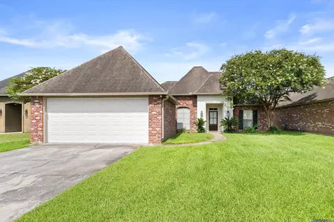 33903 Renee Ave, Denham Springs, LA 70706