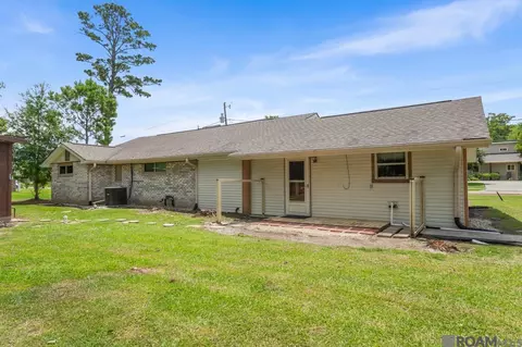 Exterior - 32063 Oneal Dr, Springfield, LA 70462 photo 3 of 4