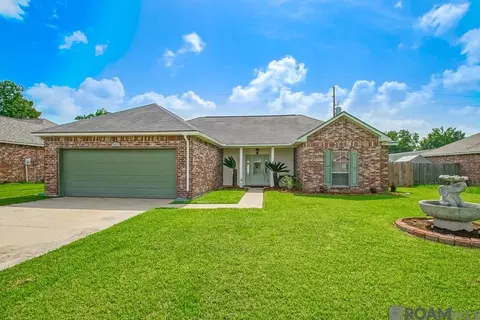 402 Melissa Ave, Port Allen, LA 70767