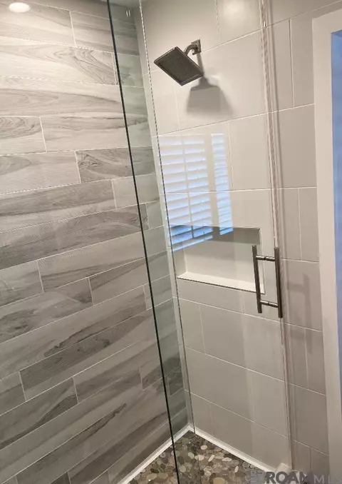 Bath - 151 Lakewood Dr, Luling, LA 70070 photo 3 of 6