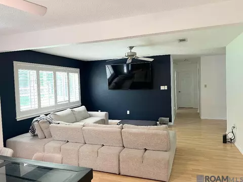 Living - 151 Lakewood Dr, Luling, LA 70070 photo 1 of 1