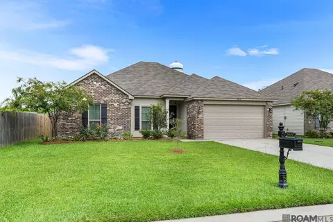 34676 Eagle Bend Dr, Denham Springs, LA 70706