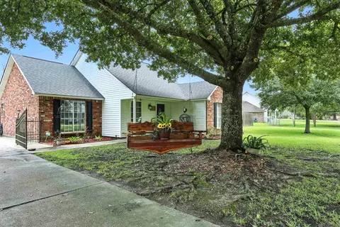 10509 Brown Rd, Denham Springs, LA 70726