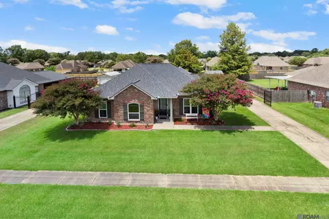 6153 Windwood Dr, Zachary, LA 70791