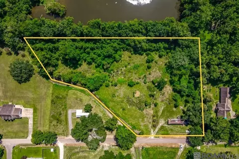 11036 Lakeview Dr, Geismar, LA 70734