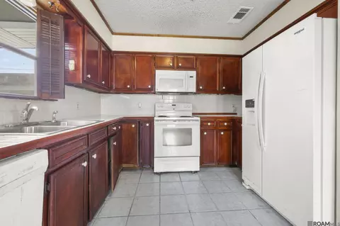Kitchen - 708 Paulfor St, Baker, LA 70714 photo 2 of 2