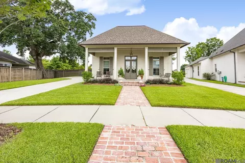 10864 Sweet Water Dr, Baton Rouge, LA 70810