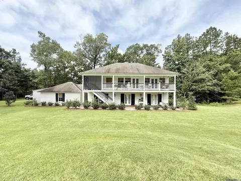 5946 Rosedown Pl, Saint Francisville, LA 70775