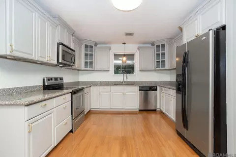 424 Centenary Dr, Baton Rouge, LA 70808