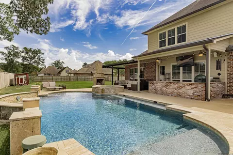 15233 Summer Park Ln, Baton Rouge, LA 70817