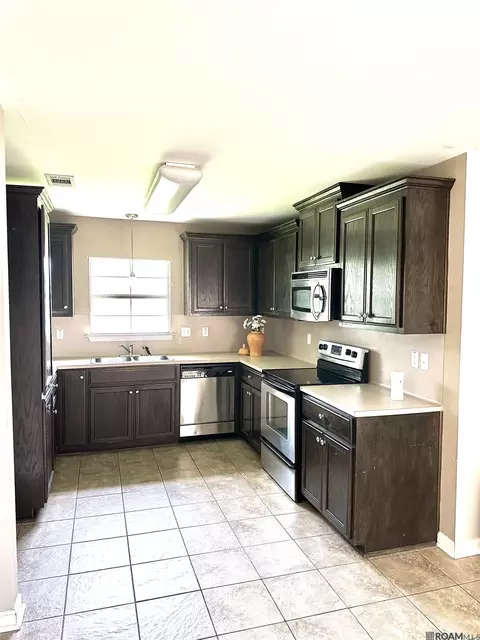 705 Chemin Dr, Baker, LA 70714 photo 5