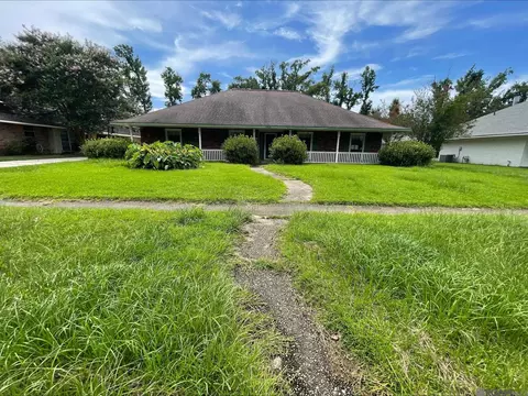 6428 Chippendale Dr, Baton Rouge, LA 70817
