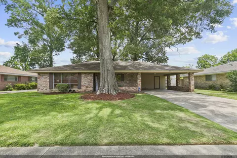 1050 Landwood Dr, Baton Rouge, LA 70806