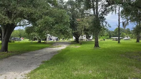 18624 Broussard Rd, Prairieville, LA 70769