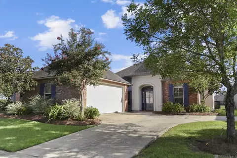 14527 Lake Town Dr, Baton Rouge, LA 70810