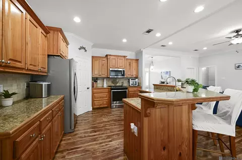 32937 Briar Oak Dr, Walker, LA 70785