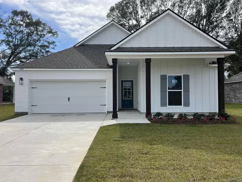 3440 Chien St, Zachary, LA 70791