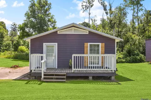 8364 Phillips Rd, Saint Amant, LA 70774